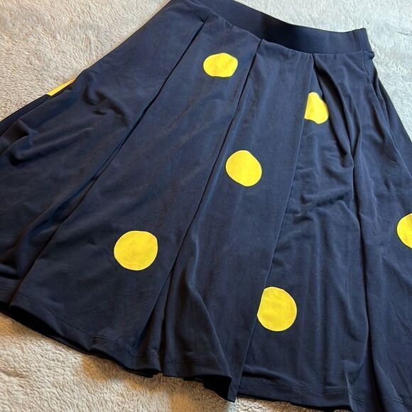 LulaRoe Navy with Yellow Polka Dots Full Pleated Skirt - Size XS - Picture 2 of 8
